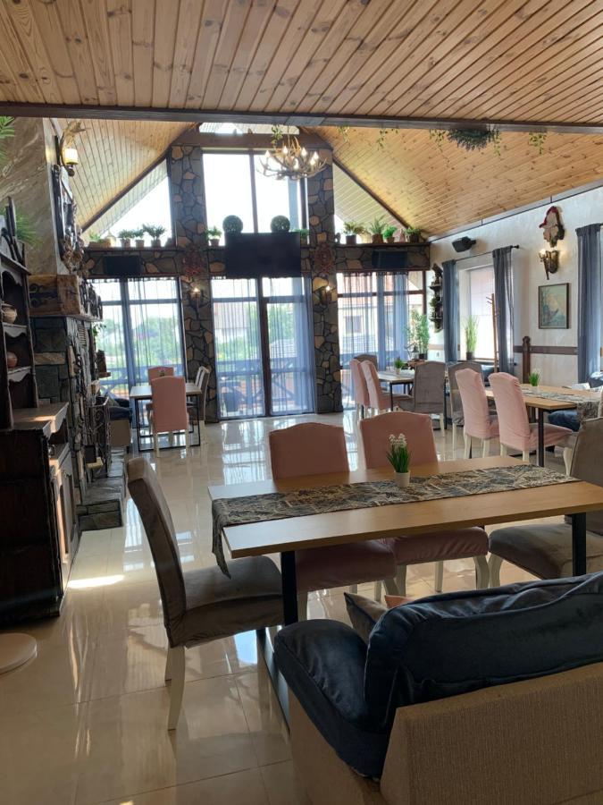 Relax Complex Hotel ボルィースピリ エクステリア 写真