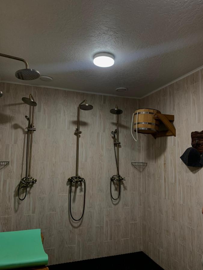 Relax Complex Hotel ボルィースピリ エクステリア 写真